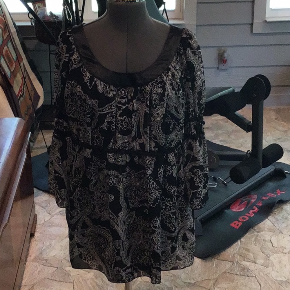 Studio 1940 Black & White Top Size 18/20